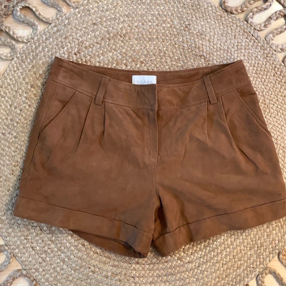 Suede shorts vintage size 8 hinge